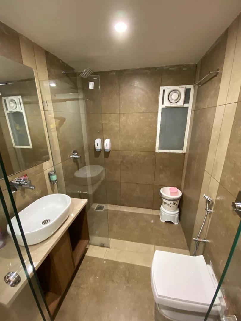 Hotel Evershine Раджкот Экстерьер фото