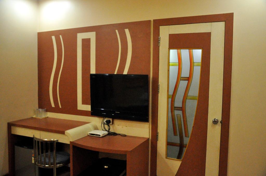 Hotel Evershine Раджкот Экстерьер фото
