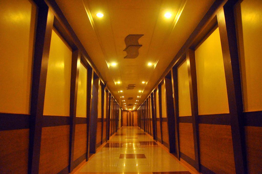 Hotel Evershine Раджкот Экстерьер фото